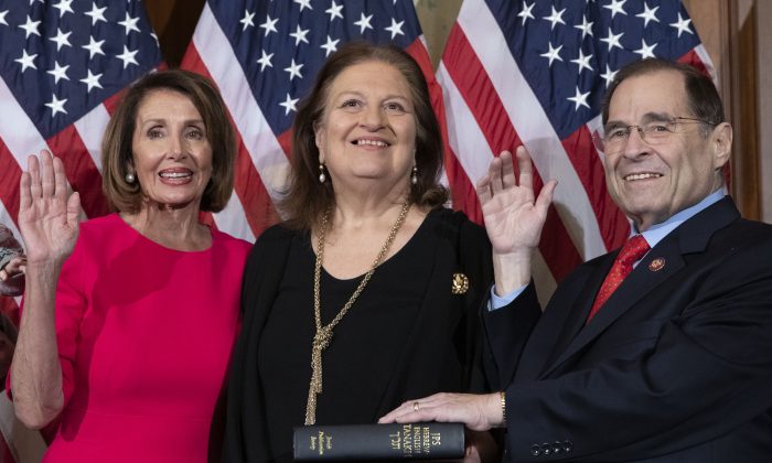 Nancy Pelosi performs a ceremonial swearing in 700x420